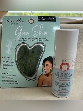 Danielle Gua Sha Facial Massage Tool/First Aid Beauty Ultra Repair Moisturizer